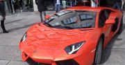 Lamborghini Aventador wprowadzane do salonu [wideo]