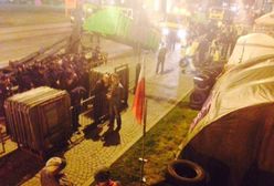 Nocna likwidacja obozowiska w Warszawie. Przez przyjazd Trumpa