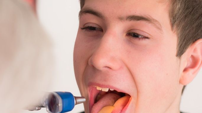 Mutacja głosu rozpoczyna się około 12. roku życia