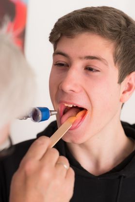 Mutacja głosu - ile trwa i w jakim wieku pojawia się u chłopców i dziewczyn?