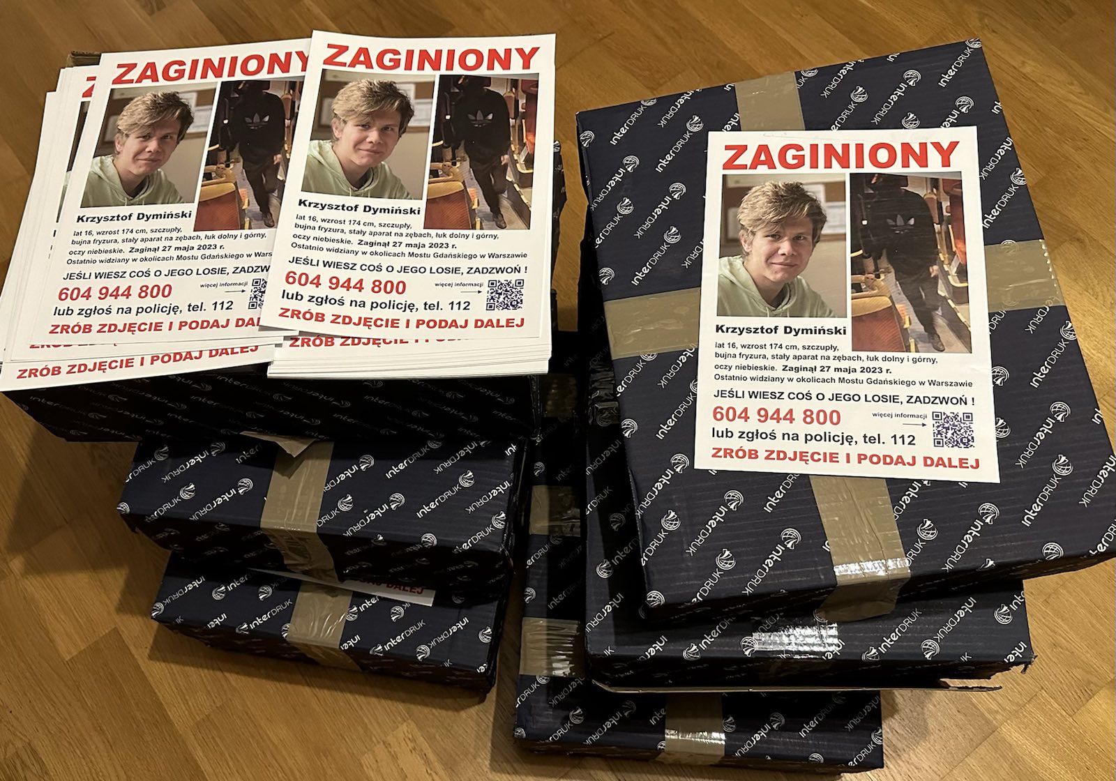 Dymińscy gorączkowo rozdają tysiące ulotek.