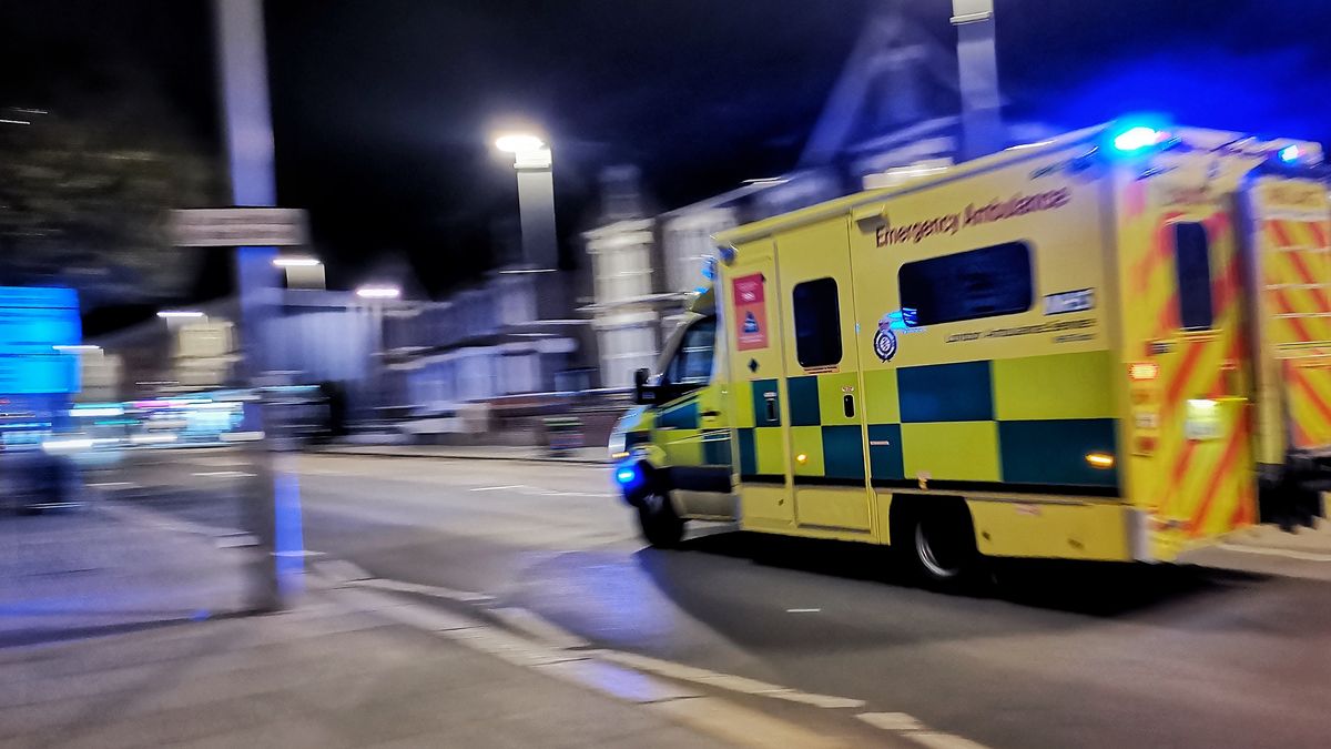 Karetka potrąciła pieszego 