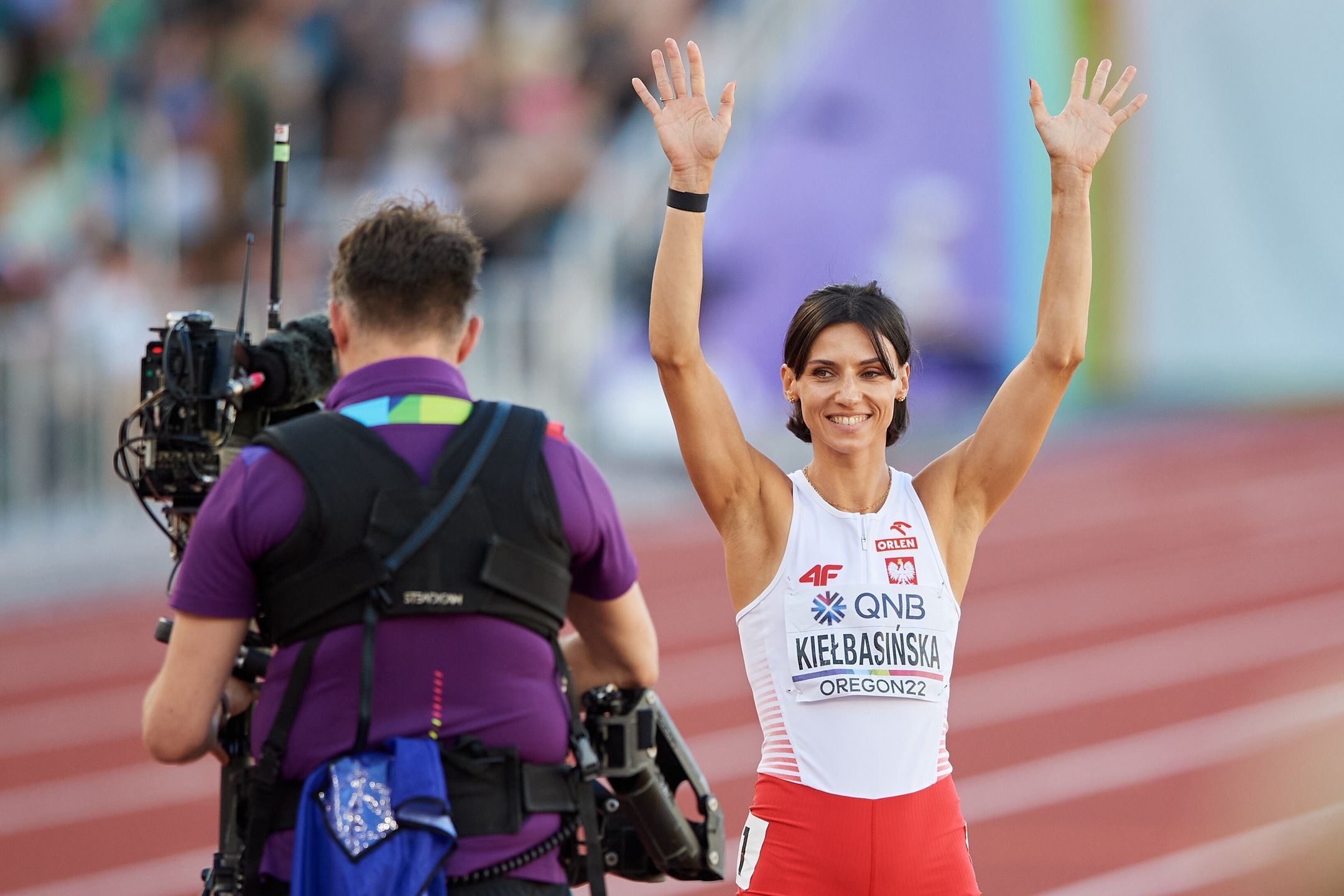 Eugene, USA, 23.07.2022. Lekkoatletyczne mistrzostwa świata - Oregon 2022. Polka Anna Kiełbasińska po finałowym biegu na 400 m, 22 bm. (gj) PAP/Adam Warżawa