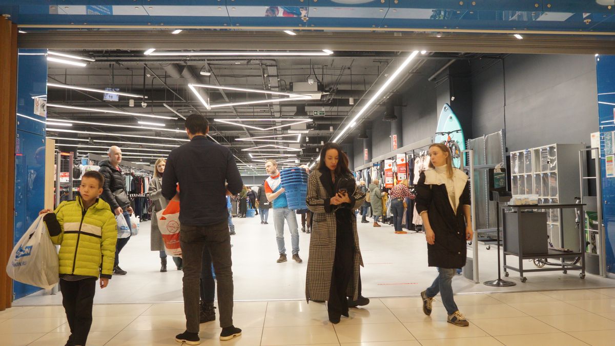 French Retailer Decathlon Announces Closure Its Stores Across Russia
MOSCOW, RUSSIA - MARCH,29 (RUSSIA OUT): Shoppers with their purchases leave the Decathlon store, March 29, 2022, in Moscow, Russia. Privately-owned French sportswear retailer Decathlon announced on Tuesday that all its stores accross Russia will be closed as many worldwide brands suspended any investment and sales in Russia over its military invasion on Ukraine. (Photo by Konstantin Zavrazhin/Getty Images)
Konstantin Zavrazhin