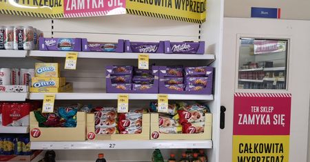 Zamykane sklepy Tesco. Co warto kupić w promocji?