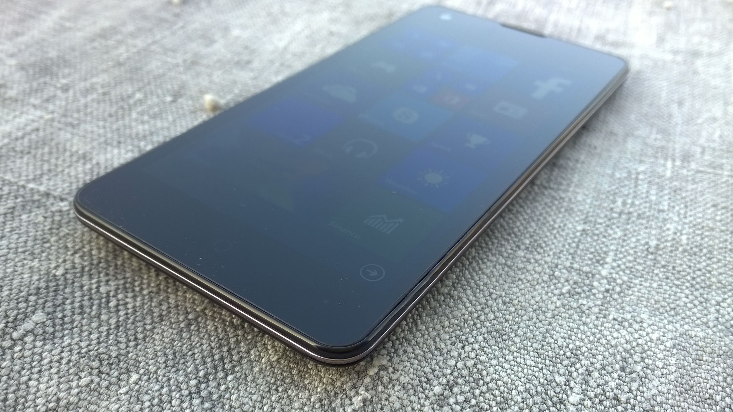 Kruger&Matz Soul 2 - najcieńszy smartfon z Windows Phone 10