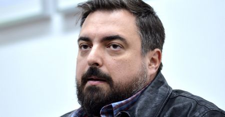 Tomasz Sekielski GRZMI po incydencie z hostią: "Gdzie my k***a żyjemy?"