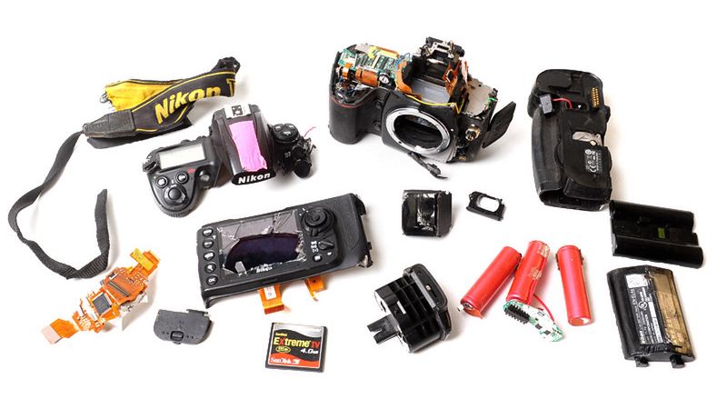 Aparat wart 11 000 dolarów kontra pędzący bolid... 1