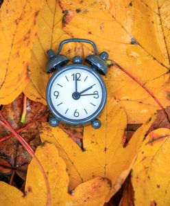 Zmiana czasu na zimowy 2022. Kiedy śpimy godzinę dłużej?