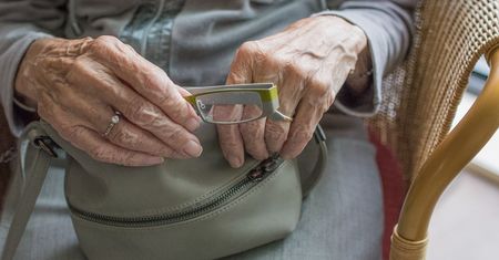 Emerytury honorowe. Dodatkowa emerytura nie tylko dla 100-latków