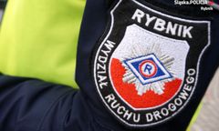 Rybnik. Wsiadł za kierownicę z zakazem prowadzenia pojazdów i narkotykami. Wpadł, bo samochód nie miał tablicy rejestracyjnej