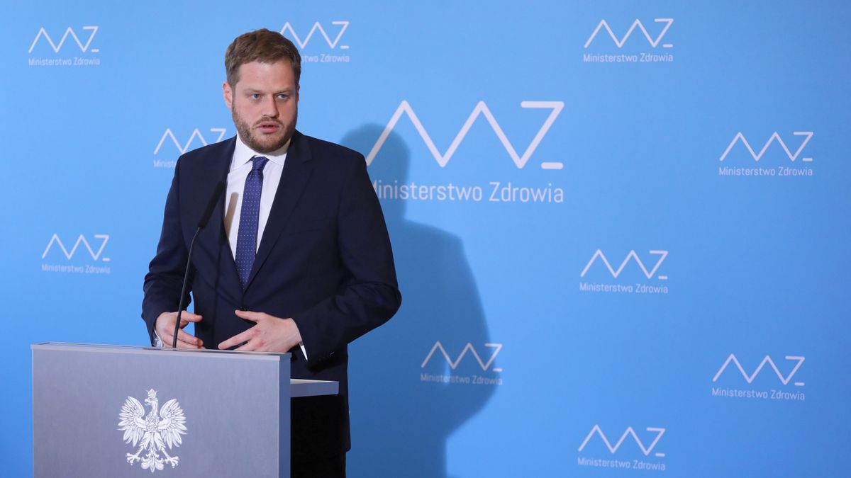 Wiceminister zdrowia Janusz Cieszyński ogłosił zmiany na liście powiatów w dwóch strefach 