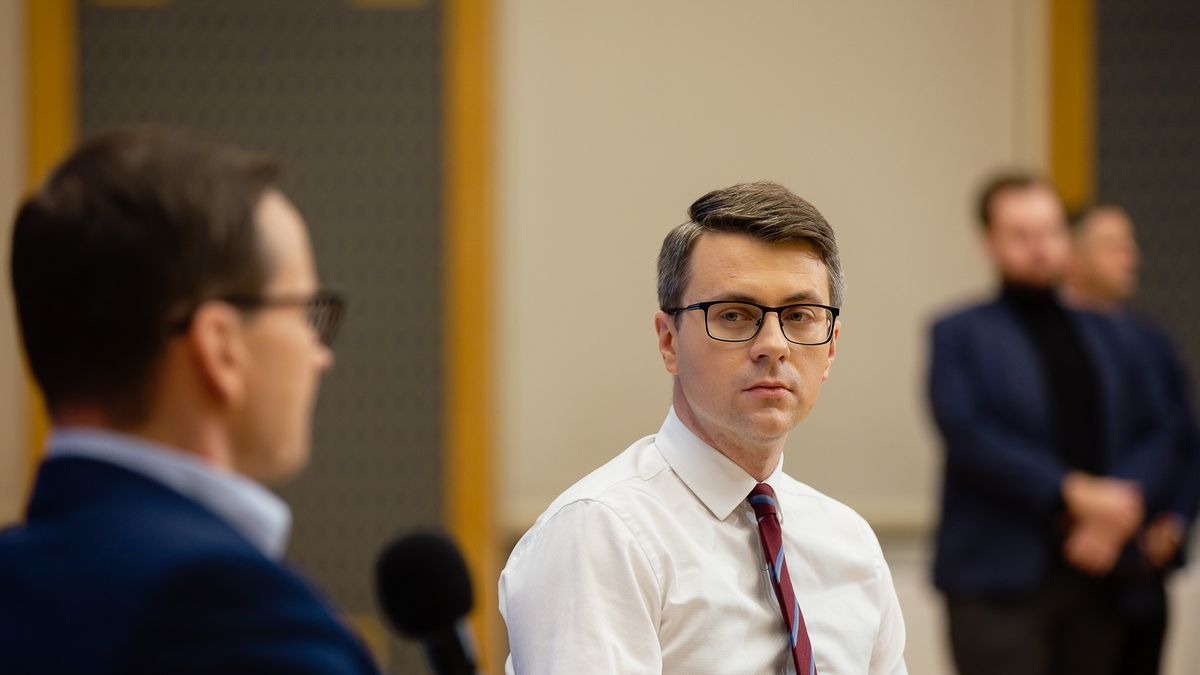 Piotr Mueller, Mateusz Morawiecki