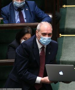 Macierewicz nie przejął się aferą hakerską? Logował się na prywatne konta w Sejmie