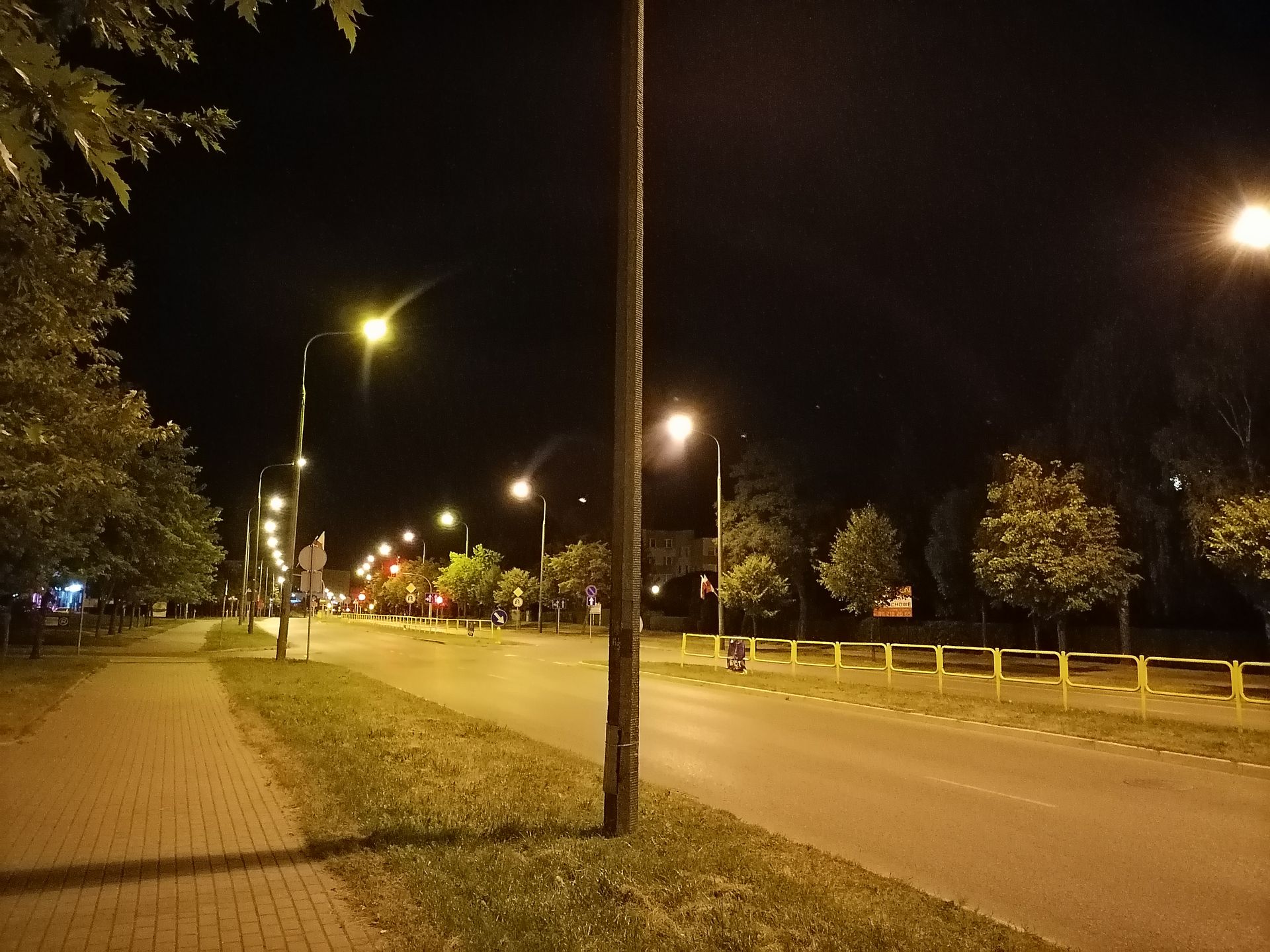 Huawei P40 lite E: test taniego chińczyka bez aplikacji Google 9
