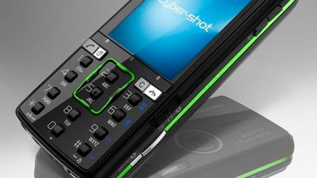 Sony Ericsson K850i pod lupą 1