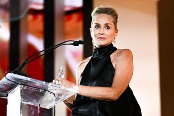 Sharon Stone o aborcji: "Mogłam urodzić w kabinie toalety"