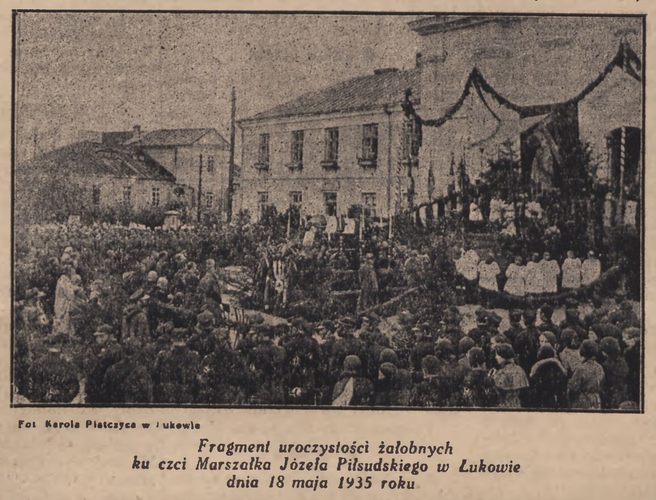 Łuków: 8000 osób żegnało Józefa Piłsudskiego w 1935 roku