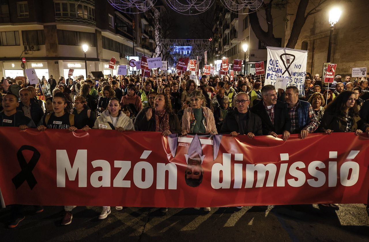 Global unrest: Protests, arrests, and power outages overnight