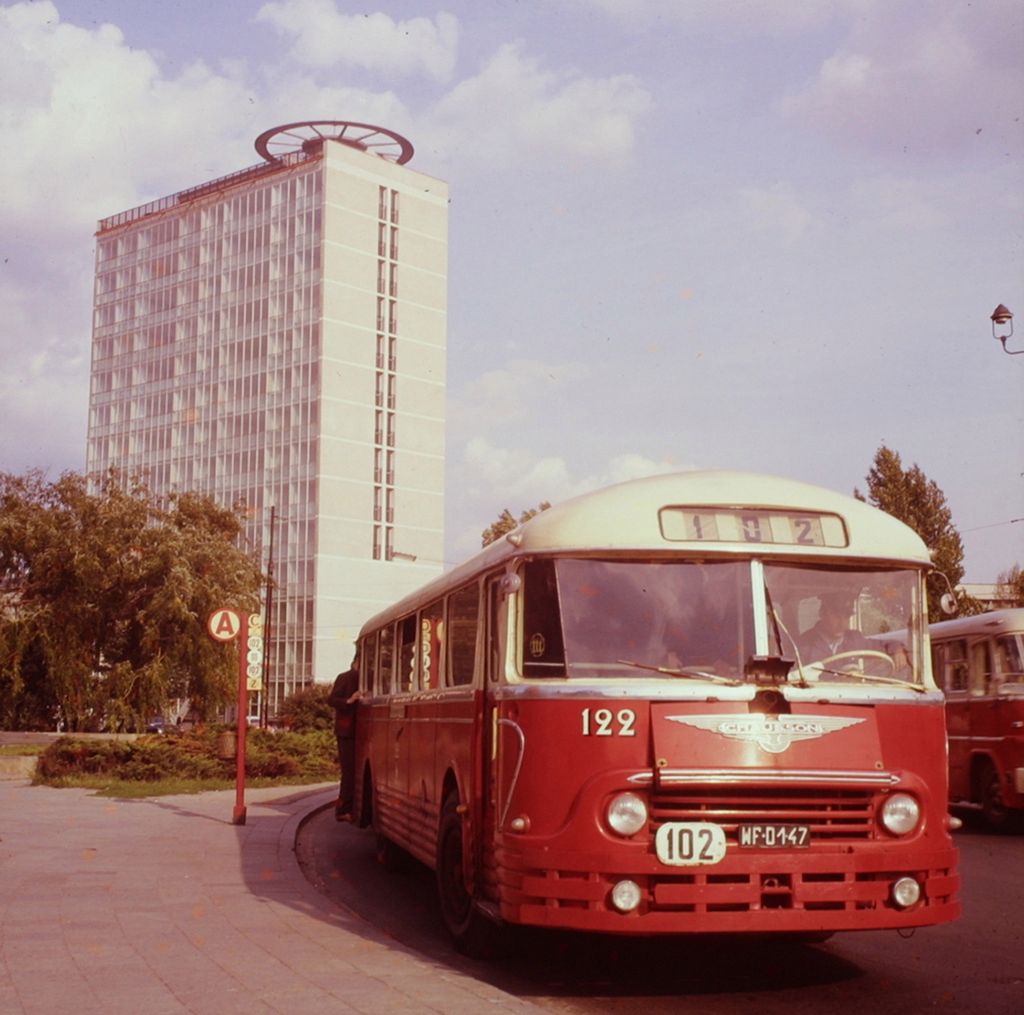 Jak wyglądała powojenna Warszawa w zachodniej prasie? Unikalne, nieznane zdjęcia stolicy 4