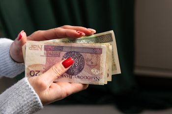 Poduszka oszczędnościowa. Ekspert tłumaczy, ile powinna wynosić