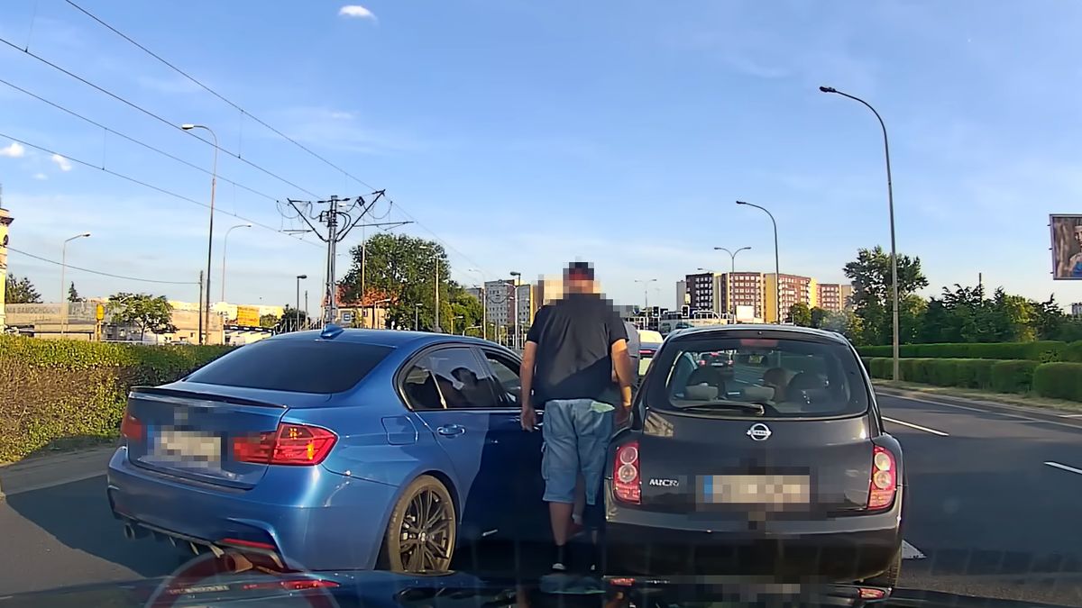 Kierowca BMW próbował wyprzedzać w korku 