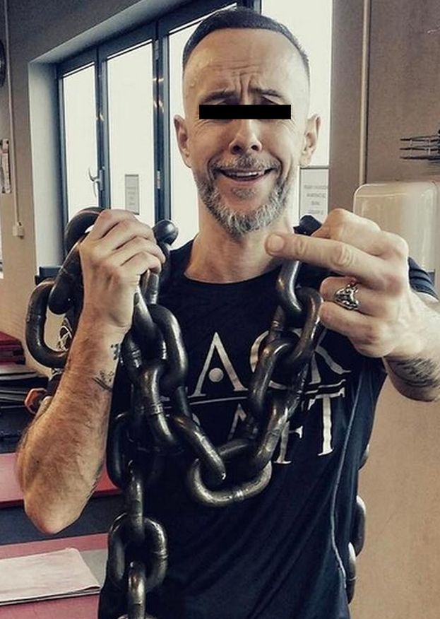 Lider Behemotha ZOSTAŁ OSKARŻONY o znieważenie polskiego godła! - Pudelek