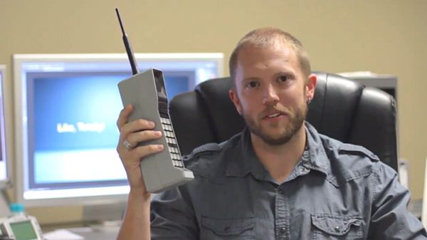 Brick Phone - słuchawka Bluetooth w stylu retro 1