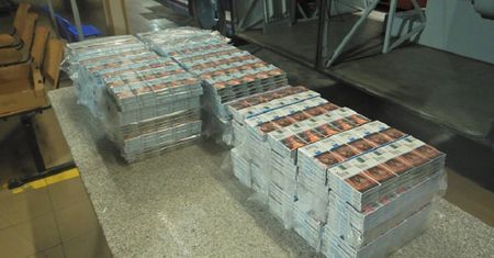 Przerobione pojazdy i ukryte skrytki – nieudana próba przemytu papierosów na granicy w Terespolu