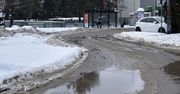 Sandomierz: Miasto w roztopach. Wielkie rozlewisko na ulicy Portowej. Kierowcy powinni uważać