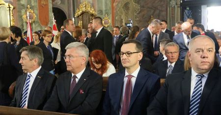 Rząd niezwykle hojny. Rekordowe wydatki na księży
