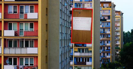 Sąsiad wywiesił karteczkę. "Przepraszam za odgłosy"
