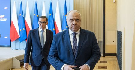 Polska zwleka z decyzją ws. elektrowni atomowej. "Oferenci się niecierpliwą. Ważne są cele polityczne"
