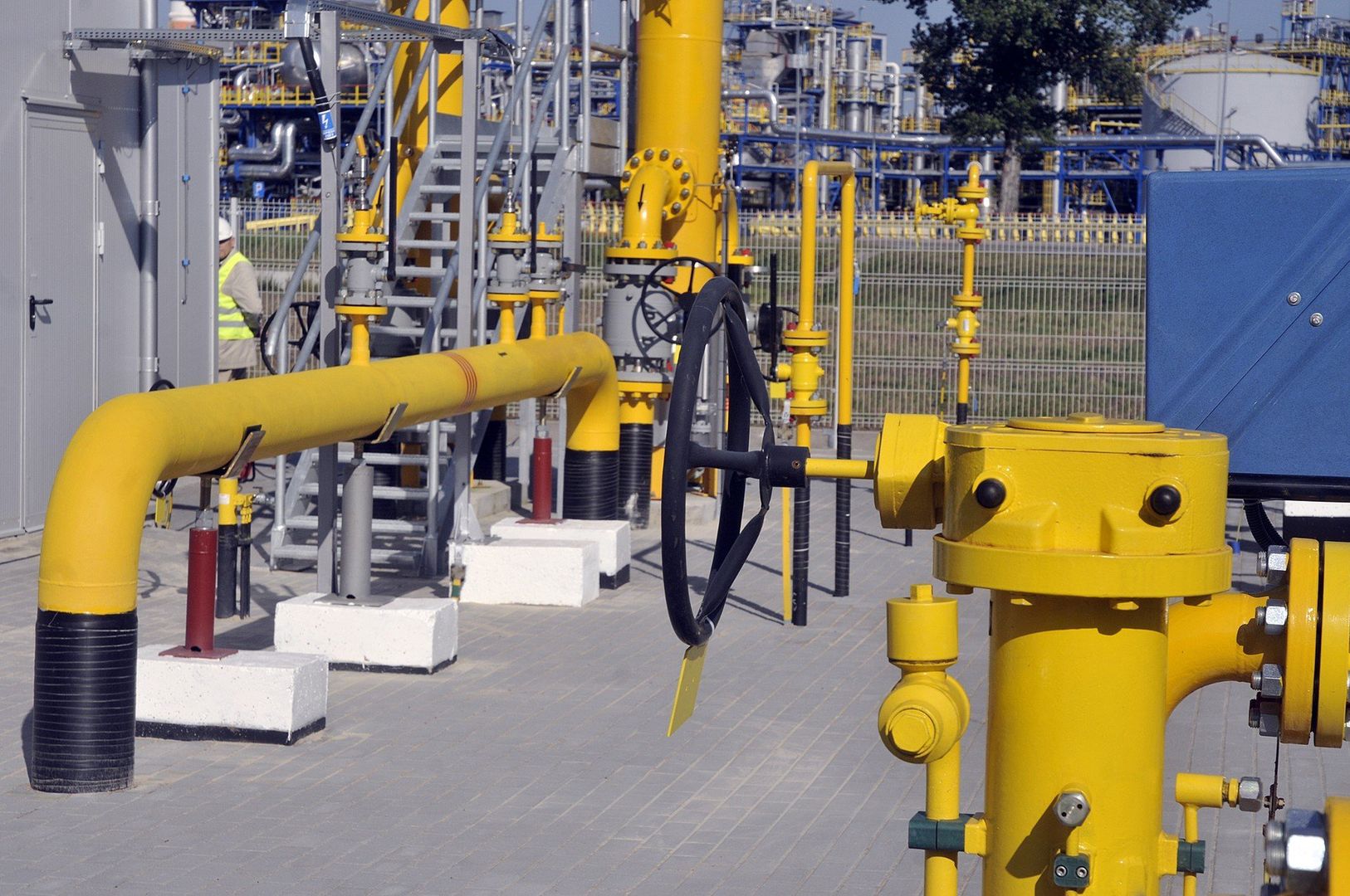 Wtorek przyniósł zaskakujący zwrot w notowaniach europejskich kontraktów na gaz ziemny. Na giełdzie TTF w Amsterdamie benchmarkowe ceny spadły aż o 12 proc., osiągając poziom 35,75 euro za megawatogodzinę.