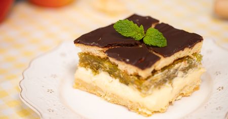 Ciasto miodowe lata zachwyca każdą warstwą. Mój hit na weekend