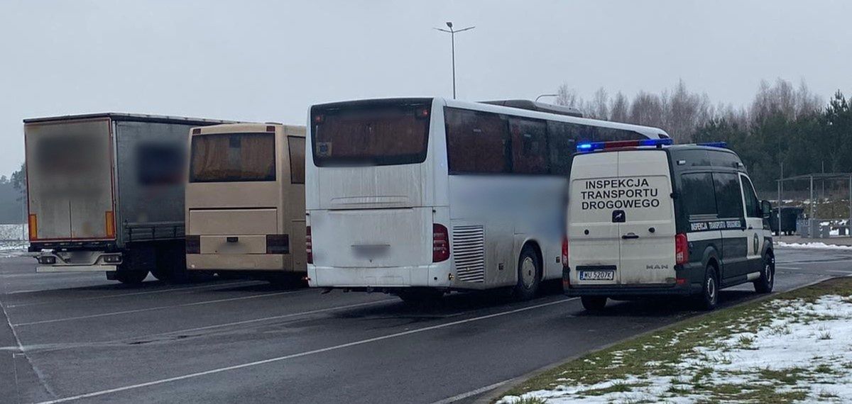 Drugi autokar też nie był pozbawiony problemów