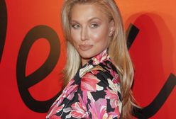 Karolina Pajączkowska jest w kamizelce kuloodpornej. Internauci ostro z niej zakpili