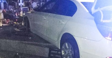 Kierowca BMW przegiął z prędkością. Rajd zakończył z telemarkiem na cmentarzu
