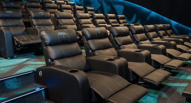 Helios otwiera sale Dream ze skórzanymi, rozkładanymi fotelami i obrazem 4K