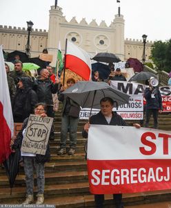 "Chcemy walczyć z segregacją sanitarną". Nowy ruch przeciwników szczepień