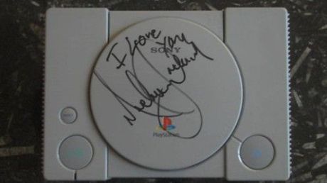 GRRR: PSX z autografem M.Jacksona na sprzedaż 1