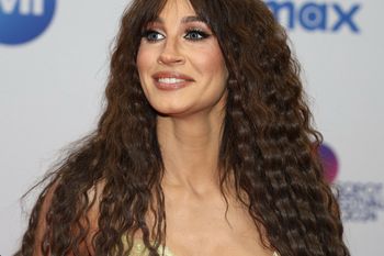 Grzeszczak w codziennym wydaniu. Postawiła na "miniówkę" w modną kratę