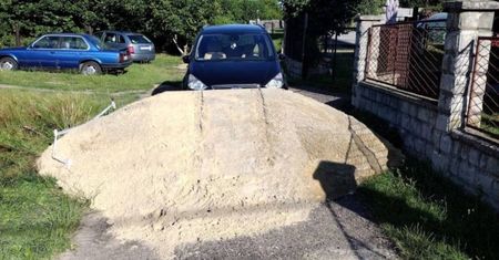 Zaskakująca zemsta w Rybniku. Kobieta zobaczyła to przed domem