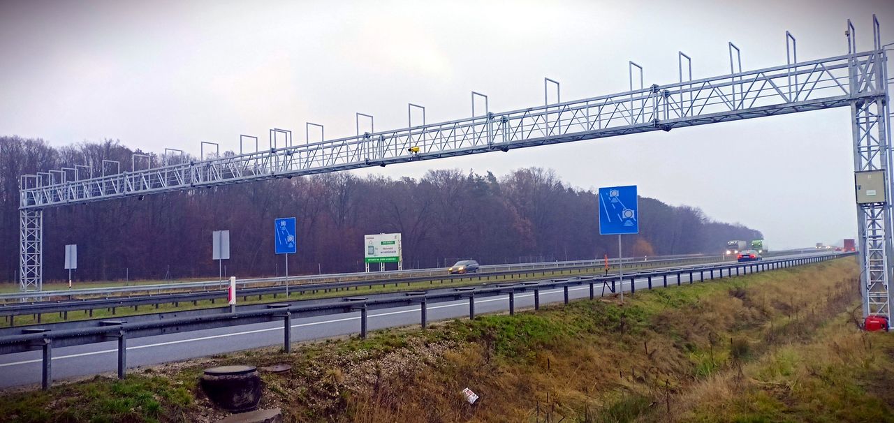 43 nowe zestawy trafią do użytku. Wystawią mandaty na 400 km dróg