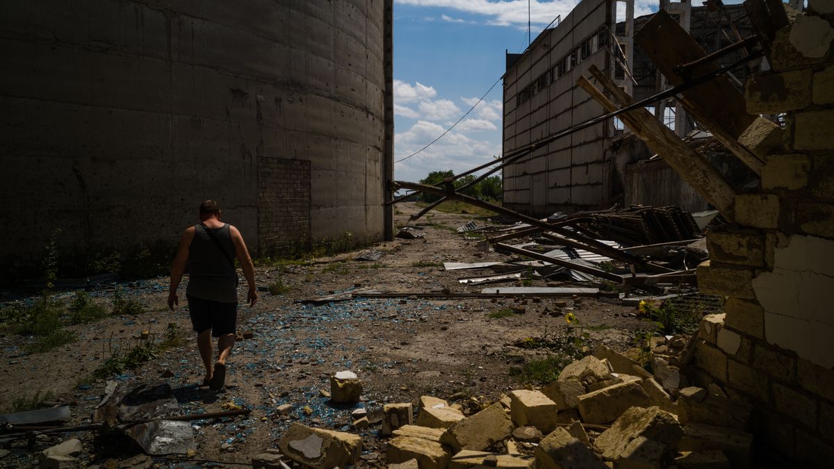 Zniszczony zakład produkujący cukier w Ukrainie 