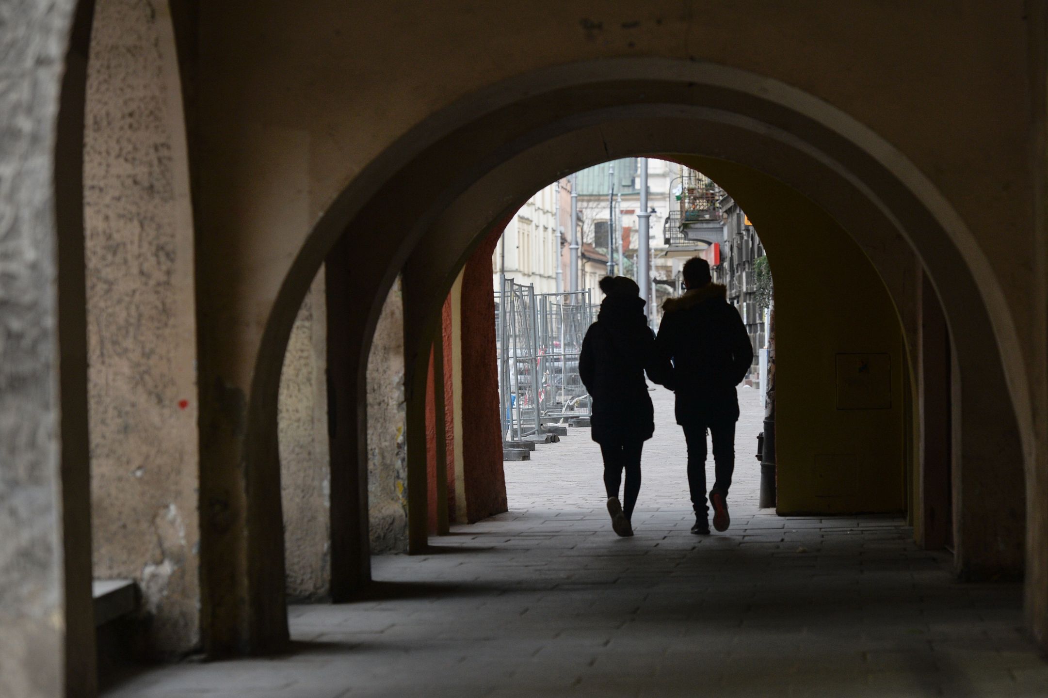 Karolina niepokoi się, bo jej partner odświeżył znajomość z dawną dziewczyną