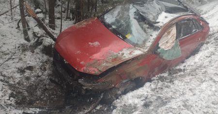 Koszmarny wypadek na Podhalu. Pasażer nie żyje