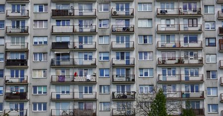 Pierwszy taki przypadek w Polsce. Dotyczy bloku z wielkiej płyty