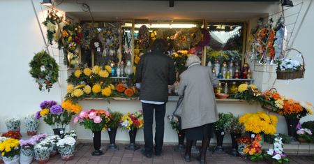5900 zł brutto. Tyle można zarobić przy okazji Wszystkich Świętych