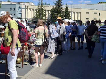 Tłumy na lipcowych Targach Staroci przy Centrum Kultury i Sztuki